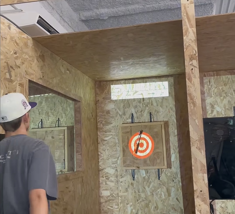 Joueurs en réalité virtuelle free roam chez BassinVR à Biganos - arène 200m²