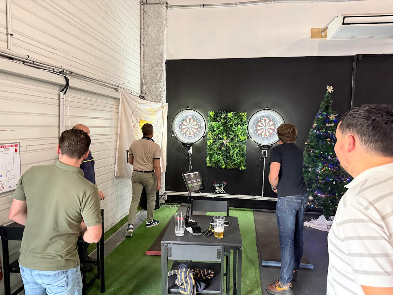 Fléchettes connectées avec tableau digital chez BassinVR à Biganos - scores en temps réel